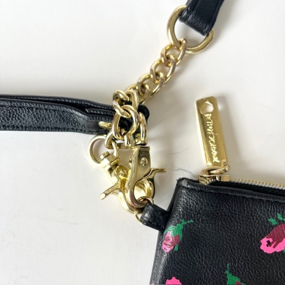 Betsey Johnson "I'M IN CHARGE" Charging Roses Purse Cross body Wristlet - Picture 3 of 6
